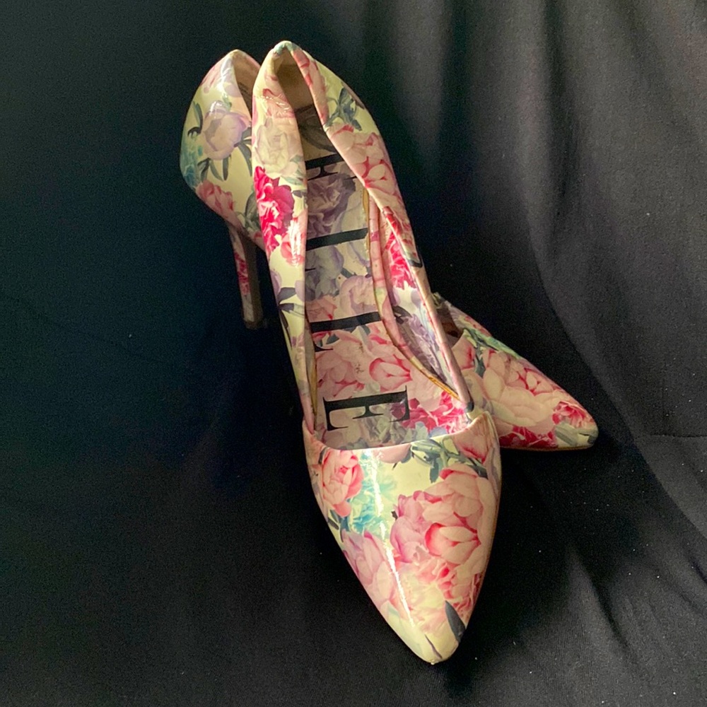 Floral shoe